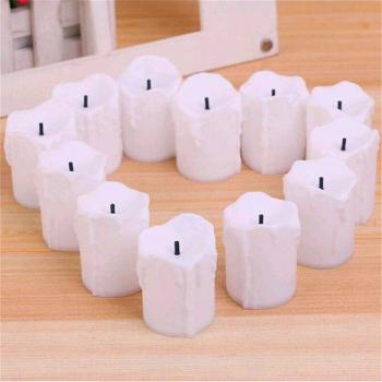 Warmweiße LED Kerzen im 12er Pack