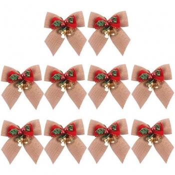 Adornos de Navidad de arpillera con cintas decorativas