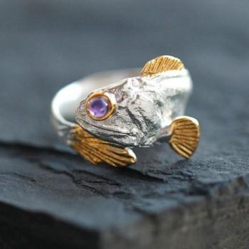 Anillo de acero inoxidable para mujer con diseño de pez dragón y circonia natural