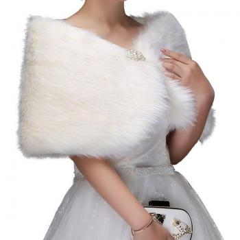 Capa nupcial con forro de piel “Luxe Wedding”