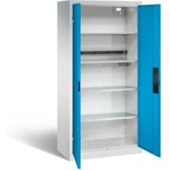 Bureau de batteries C+P – 5 outils électriques – Hauteur 1 950 mm, Largeur 930 mm, Profondeur 500 mm – Bleu clair / Gris clair