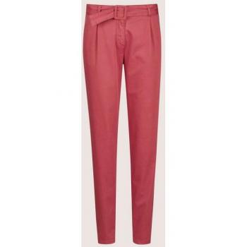 Bundfalten-Jeans im Karottenlook