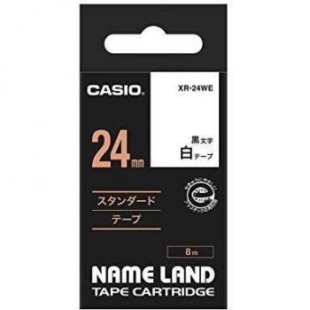 CASIO XR‑24WE1: Selbstklebende Etikettenstreifen 24 mm × 8 m in Schwarz/Weiß