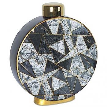 Tibor Casa Liana: Geometría en Negro y Gris con Detalle Dorado