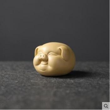 Figurine de cochon porte-bonheur violette