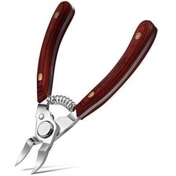 Sharp Toe Nail Clipper by Feryes