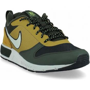 Nike Nightgazer Trail – Schwarzer Schuh mit Light-Bone-Sequoia-Gold‑Ausschnitt, 11