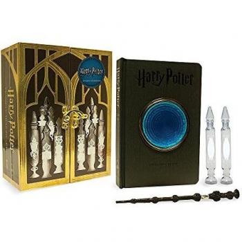 Art Therapy: An Inspirational Coloring Kit (Deluxe kit with pencils)