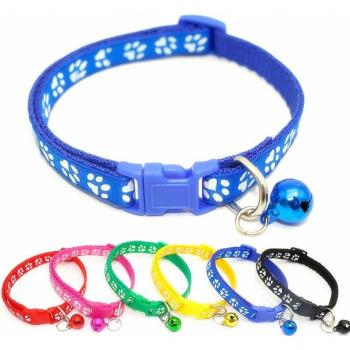 Élégant collier de chat et chiot avec cloche