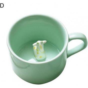 Taza de leche con relieve 3D