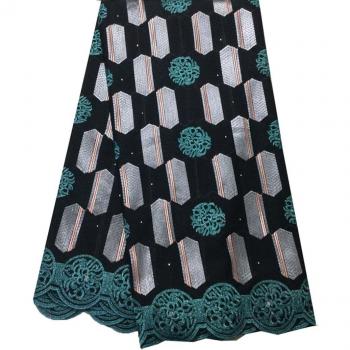 Dama del Encaje Nigerian Chic