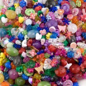 Assorted 200 g Plastic Bead Bundle