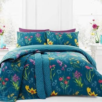 Dreams and Drapes Ingrid Duvet Cover and Pillowcase Set Green