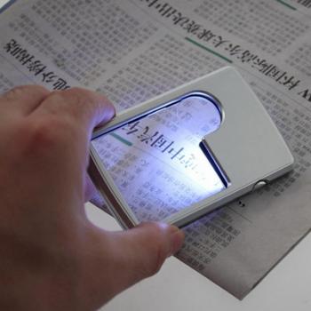 Loupe carte à lumière 3× / 6× nomade