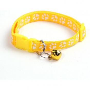 Fitting Pet Collars for Cats and Dogs