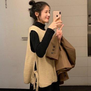 Women's sleeveless knitted vest sweater