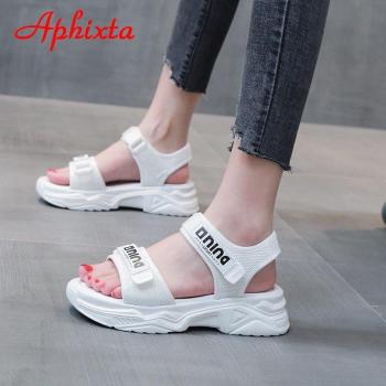 Pieds d'été Aphixta – sandales à lettres