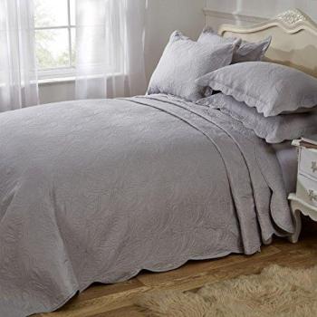 Silver Quill Queen Bedspread Set with Athena Pattern