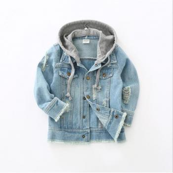 Herbstliche Jungenjacke aus Denim