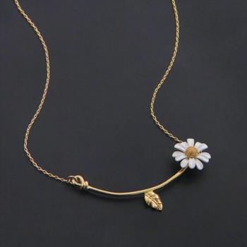 Collar de Clavícula Flor de Margaritas en Oro