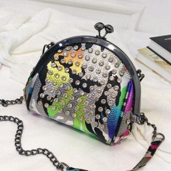 Women’s Diamond-Embellished Chain Shoulder Bag