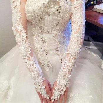 Lace Appliques Wedding Gloves
