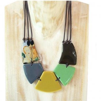 Collar Verde 5 cm “Mistinguette” – Manual Artístico Les Trésors De Lily