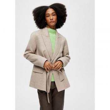 Chaqueta de mujer Selected Femme estilo blazer beige