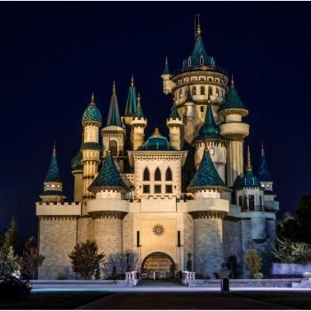 Queence Acrylglasbild »Fantasieschloss«