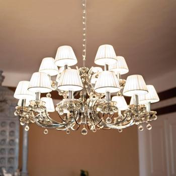 Chrom-Kronleuchter “Achtzehnflammen” – Kristalldesign 18