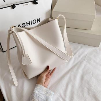 Stilvolle PU Leder Schultertasche für Reisen