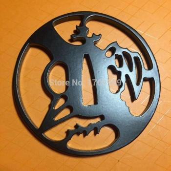 Traditioneller Japanischer Tsuba‑Schutz aus hochwertigem Eisen