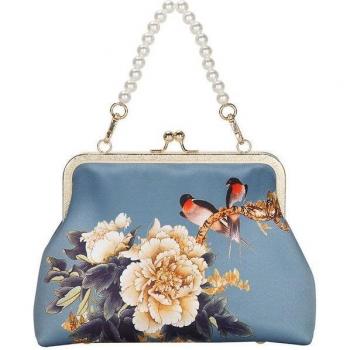Shell Lock Wood Hand Bag