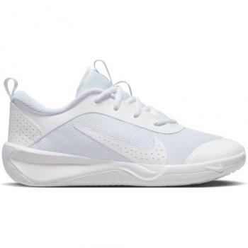 Nike Omni Multi-Court Indoor-Sportschuhe für Kinder