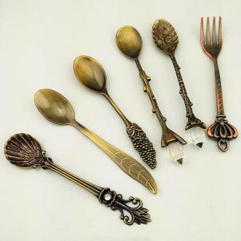 Set Bronce Tallado Cucharas y Tenedores