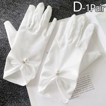 Perlenbesetzte Hochzeitshandschuhe in Weiß