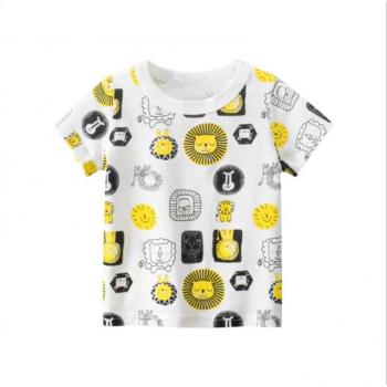 Junges Freizeitkleidungsstück mit fröhlichem Cartoon‑Design