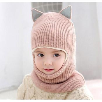 Gorro de lana con orejeras y bufanda para niños