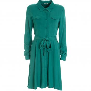 Chemisier feminino com caimento regular em viscose leve