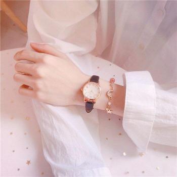 Pulsera de Novia Rosa Sakura con Detalle de Luna y Estrella