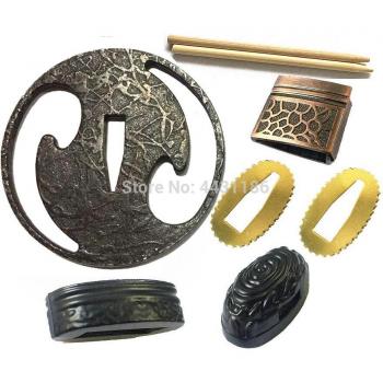 Conjunto de Tsuba, Menuki, Fuchi, Kashira, Habaki y Seppa