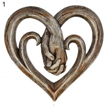 Escultura de Corazón Colgada de Madera