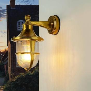 Stilvolle Außen-Wandlampe Messing für Haus und Garten