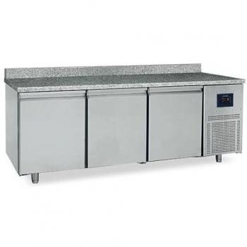 Réfrigérateur Pâtisserie 3 Portes 600 x 400 mm – Plan en Granite – Température 2 °C / +8 °C – Wifi Virtus BNZ0005/FN