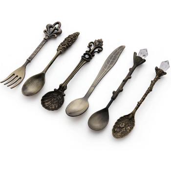 Ensemble de Couverts Sculptés en Métal – 6 pièces
