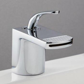 Grifo Blanco Cascada – Latón con Diseño Moderno