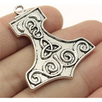 Antieke Triquetra Hangers – Zilver Set