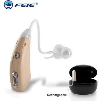 Apparecchio acustico portatile per anziani