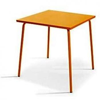 Tavolo quadrato da esterno in metallo giallo