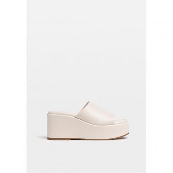 Stradivarius High-heel platform clogs ECRU 2